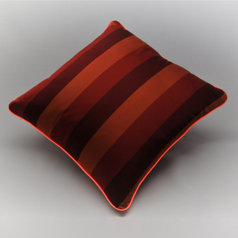 Cuscino Luminoso Rosso Rigato Luce RoSsa